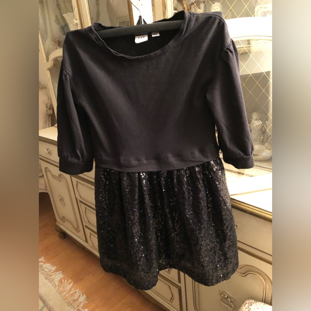 Gap Kids girls cotton top/sequin bottom dress size S (6/7) C:1499-4-5/19/26